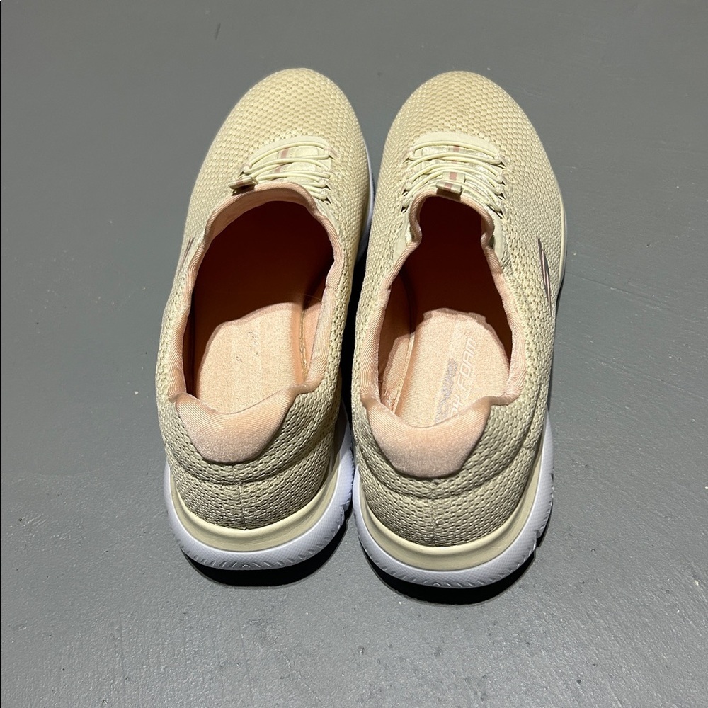 Sketchers Memory Foam Insole Sneaker Shoes (Women’s Size 11) - Picture 3 of 11